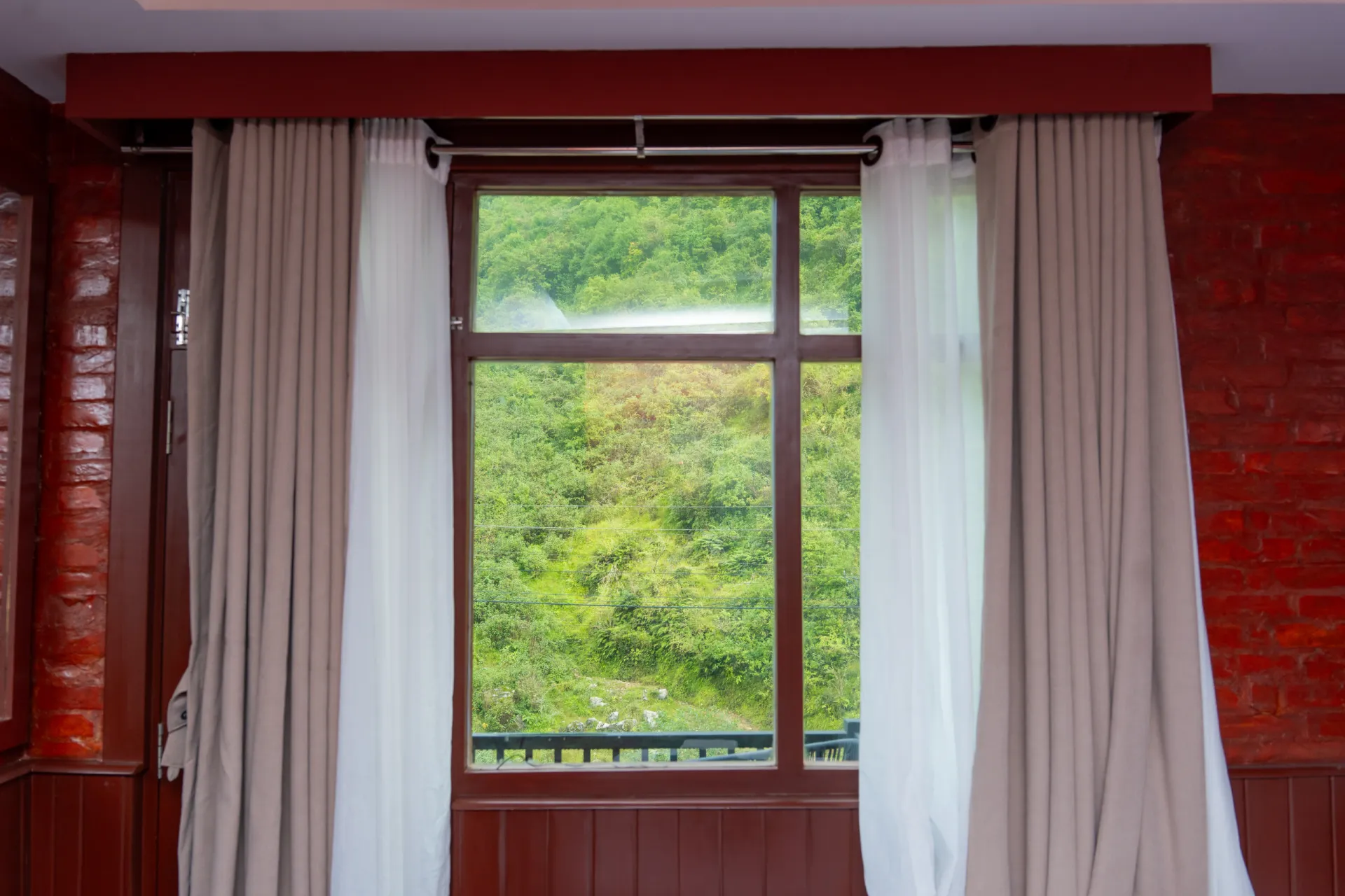 Deluxe Luxury Room — image 2